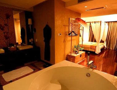 北京海淀养生会所的黄昏恋：当爱情遇上八十岁